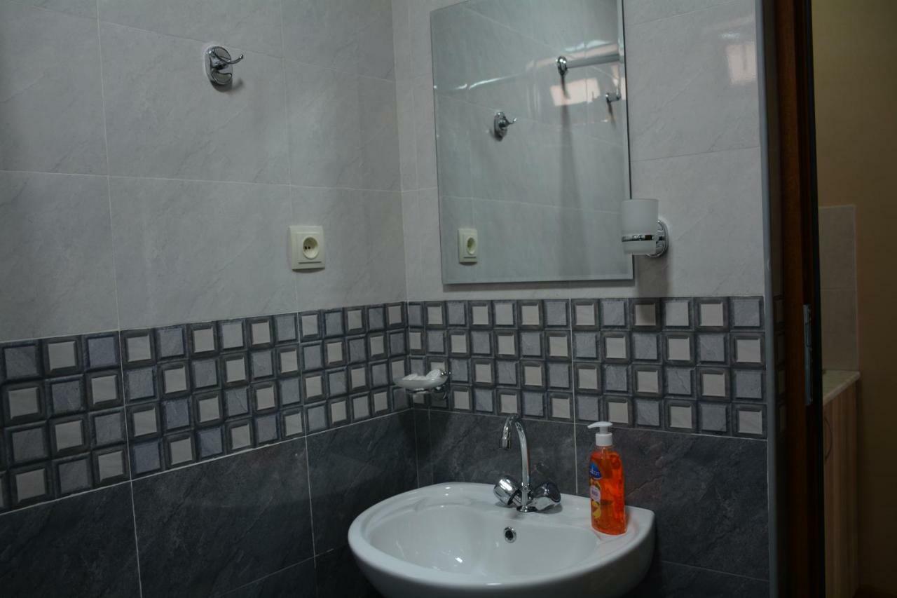 Hotel Central Κουτάισι Εξωτερικό φωτογραφία